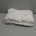 Small Bathroom Rugs 17x24 Non Slip White Fluffy Bath Mat for Bathroom Floor Machine Washable Plush Luxury Bath Rug for Tub Soft Shaggy Absorbent Shower Mat