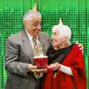 4 x Green Streamers Tinsel Backdrop, Green Foil Fringe Curtain, Birthday Party Decorations, Christmas Decorations, Dinosaur Party Decor, Jungle Theme Decorations, Football Decorations for Party (2 pack)