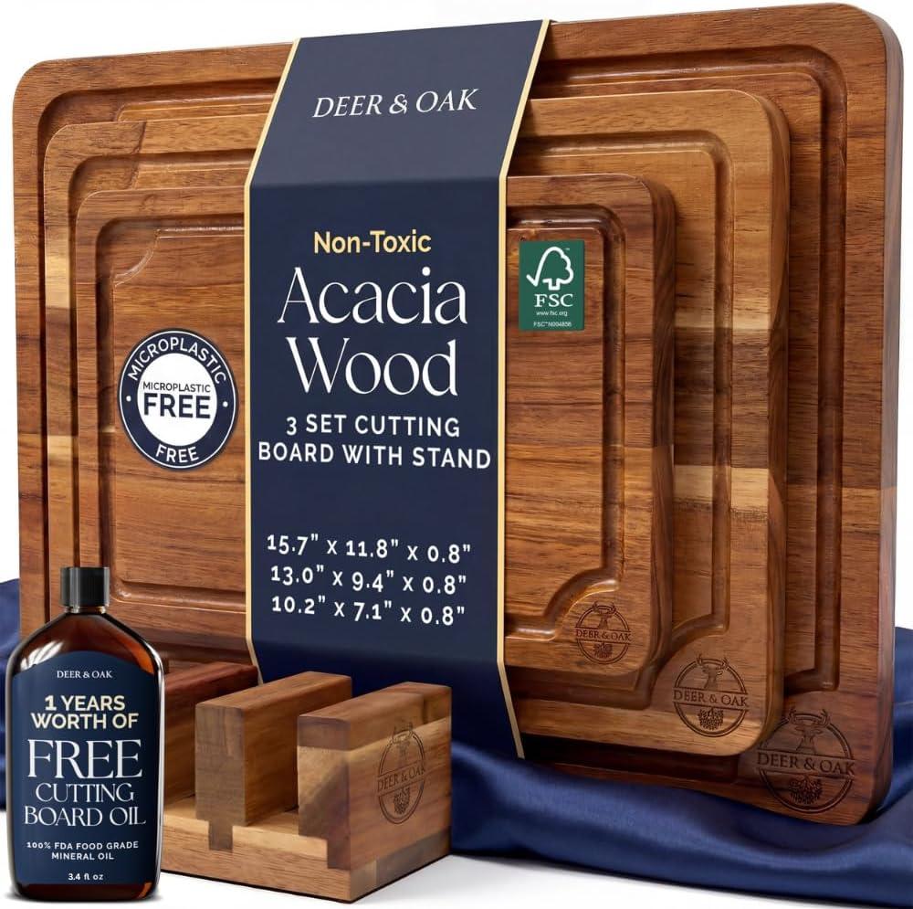 Deer & Oak 3-Piece Acacia Chopping Board Set with Stand, Includes 250ml Chopping Board Oil, FSC Certified Pre-Oiled Wooden Chopping Boards for Kitchens, Hardwood Kitchen Chopping Boards for Meat