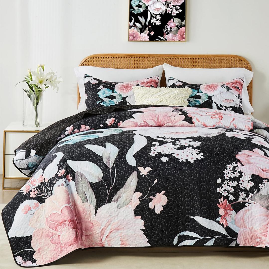 Yogeneg Full Queen Size Quilt Set, Pink Floral Botanical Pattern Black Bedding Set,3 Piece Lightweight Soft Summer Bedspread Coverlet with 2 PIillow Sham for All Season(Pink Floral,90"x96")