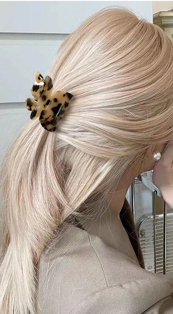 Butterfly Hair Clips Hair Claw Butterfly Tortoise Shell Jaw Clips 2.3 inch Beautiful Hair Accessories for Girls and Women. (1 pack)