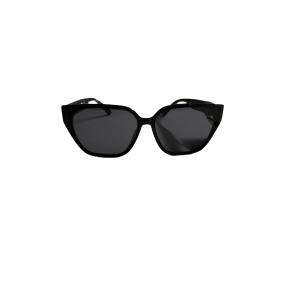 Foster Grant Oversized Cat Eye Sunglasses, Black Frame with Dark Lenses mod: EMB