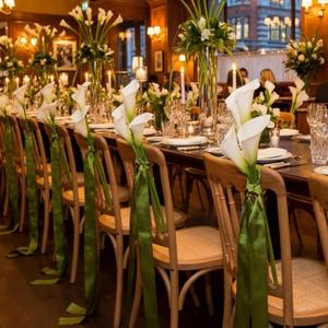 Hotop 10 Sets Wedding Aisle Chair Decorations, 30 Pcs Artificial Calla Lily Flowers with 10 Pcs Green Ribbons Pew Chair Decor with Flowers Decor for Church Wedding Ceremony Indoor Outdoor