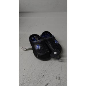 B BLACK SKULL CHARM CLOG 2