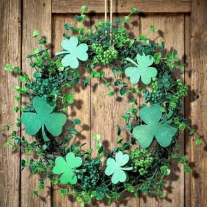 Hotop 18 Inch St Patrick's Day Front Door Shamrock Wreath Lucky Artificial Shamrock St Patrick's Day Wreath Decorative for Home Front Door Porch Wall Garden Decor Party Decoration Supplies