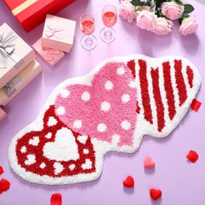 Valentine's Day Bathroom Rug Love Heart Shape Door Mat Cute Valentines Shower Mat Valentine Day Decoration Non Slip Washable Bath Rug for Valentines