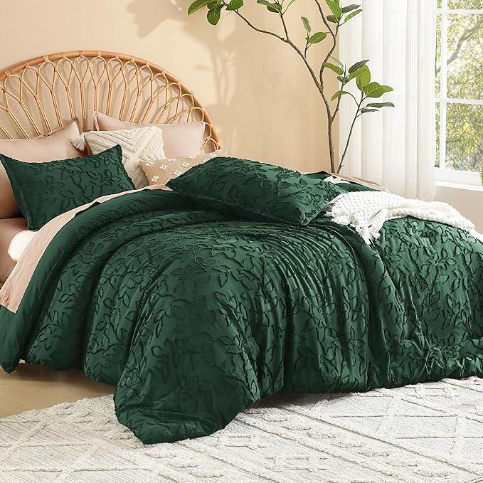 Litanika King Size Comforter Set Emerald Green, 3 Piece Dark Green Boho Tufted Bedding, Forest Green Fluffy Farmhouse Bed Set for All Season with 2 Leaf Pattern Pillowcases（104x90In）