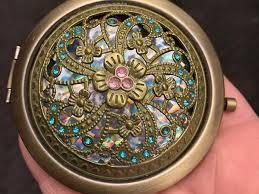 Vintage Mirror Compact Travel Makeup Mirror Cosmetic Pocket Mirror Mini Round Double-sided Folding Cosmetic Makeup Purse Mirror for Travel Mini Round Double-Sided Folding Compact Mirror
