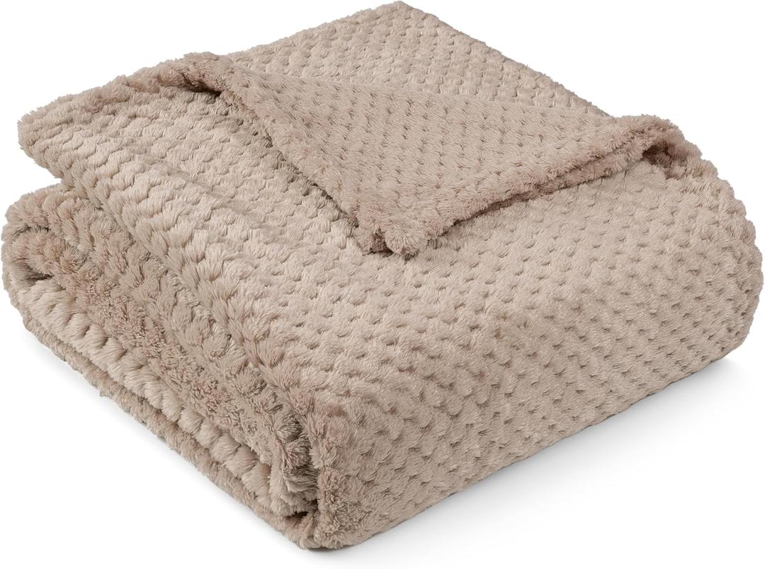PAVILIA Tan Taupe Throw Blanket for Couch, Twin Bed, Soft Fleece Throws for Sofa Chair, Fuzzy Waffle Textured Blanket, Cozy Warm Lightweight All Season Blanket Throw, 60x80