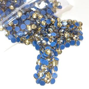 qiipii 1600pcs SS16 Champagne Golden Hotfix Rhinestones 4mm Flatback Hot Fix K9 Glass Round Gold Rhinestones Stone Gems Diamonds for Crafts Crafting Fabric Clothing Clothes Shoes Bag DIY Decoration