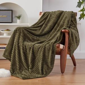 EXQ Home Fleece Throw Blanket for Couch or Bed - 3D Ribbed Jacquard Decorative Blankets - Cozy Soft Lightweight Fuzzy Flannel Blanket Suitable for All Seasons(50"60",Dark Green)