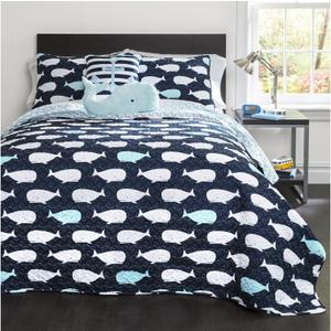 Lush Decor Whale Kids Reversible 5 Piece Quilt Bedding Set with Sham and Decorative Throw Pillows, Full/Queen, Navy