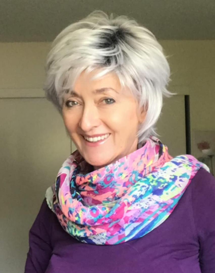 Layered Gray Wavy Wigs for White Women Short Hair Ombre Gray Pixie Synthetic Wig