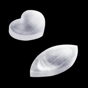 2 PCS Natural Selenite Crystal Bowl Heart Shape 2.6"(6.5cm) and Prismatic Shape 3.54"(9cm) Selenite Moroccan Charging Plate Bowl for Meditation Cleansing, Charging, Decoration or Valentine's Day Gift
