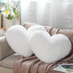 Unittype 2 Pcs Heart Pillows 20 x 15.7 Inch White Heart Shaped Throw Pillows Cute Faux Bunny Fur Decorative Fluffy Soft Plush Gift for Women Mom Bride Mother's Day Wedding Anniversary Bedroom Decor