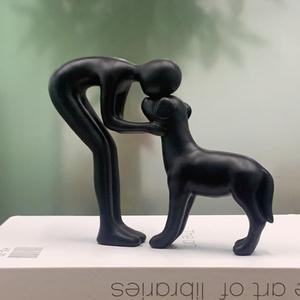 Black Human and Dog Statue Decoration, Cute Pet Sculpture Home Decor Tabletop Ornament Office Living Room Bedroom Home, for Dog Lovers Friends Family Decoration