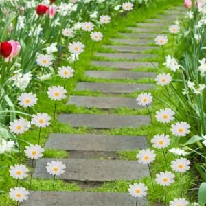 20 Pcs Daisy Garden Stakes Decormetal White Daisy Flower Garden Stakes Iron Crafts, Hand Forged Plant Pick Water Proof Metal Flower Stick Dcor for Patio, Lawn, Yard Decorations