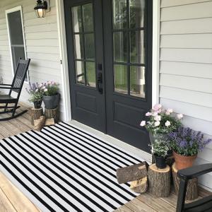 Black and White Outdoor Rug 35.4" x59" Front Porch Rug Door Mat Washable Farmhouse Layered Door Mats Cotton Hand-Woven Welcome Mats Throw Carpet for Entryway/Home Entrance/Laundry Room