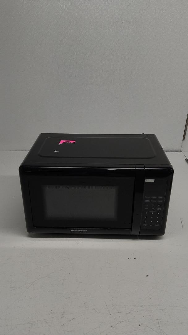 Emerson MW7302B Compact Countertop Microwave Oven with Touch Control, LED Display, 700W, 10 Power Levels, 6 Auto Menus, Glass Turntable and Child Safe Lock, 0.7 Cu., Ft. Black
v
