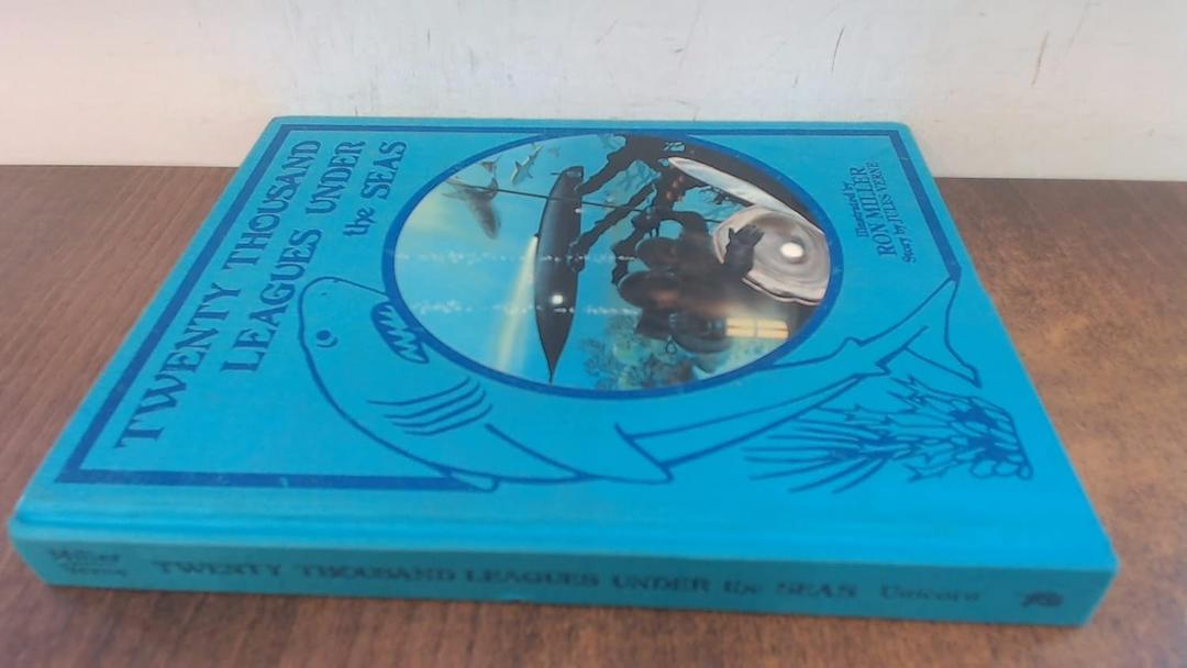 Twenty Thousand Leagues Under the Seas (English and French Edition)