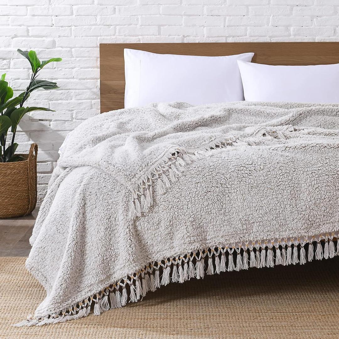 Ultra Soft Fleece Sherpa Blanket King Size,Lightweight Cozy Boho Bed Blanket with Decorative Tassel, Pattern Reversible, 2 Tones Ombre Light Brown,104”x90”, Light Brown With Tassel, King-104" x 90"