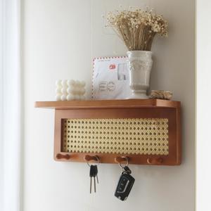 FRIADE PE Rattan Key Holder with 4 Key Hooks ,Wall Mounted Decorative Floating Shelf for Entryway,Nursery,Mudroom, Hallway, Office (Retro Brown)