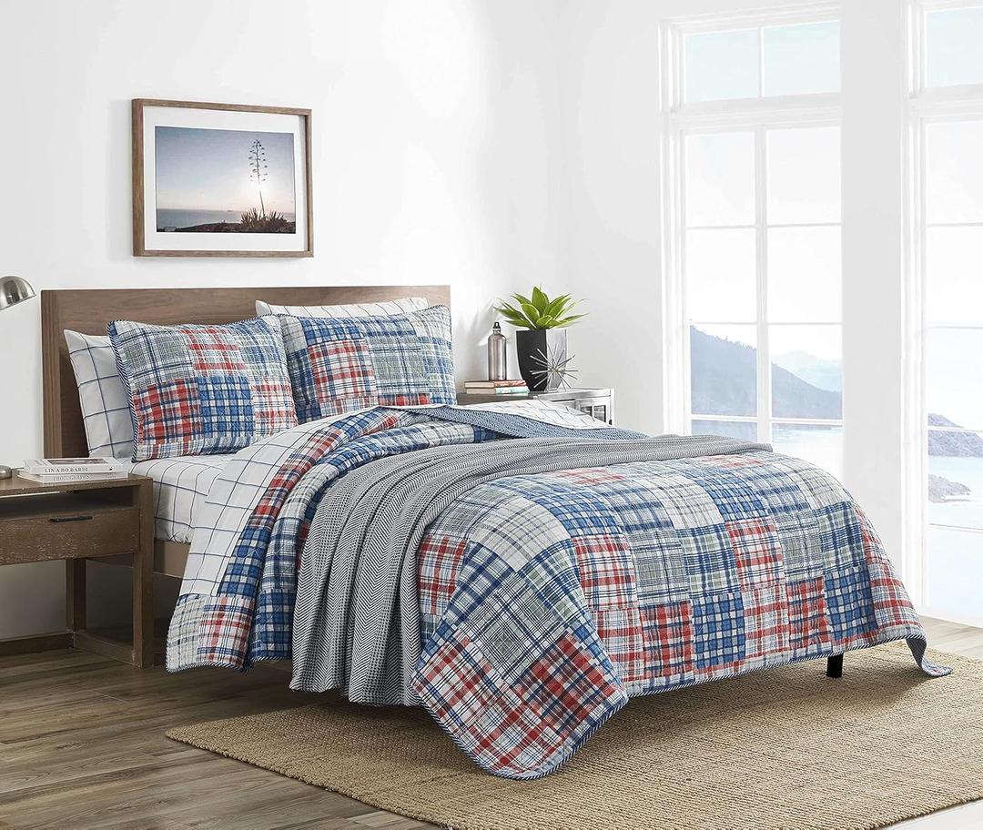 Nautica - Queen Quilt Set, Soft & Breathable Cotton Bedding with Lightweight Feel, Reversible 3 Piece Bed Set with Matching Pillowcases (Raeford Blue)