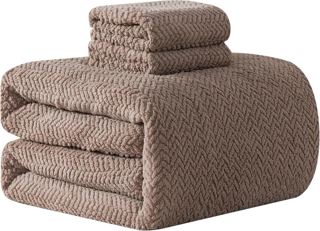 Queen Comforter Set - Mocha Soft Bedding for All Seasons, 3 Pieces, 1 Comforter (90"x90") and 2 Pillow Shams (20"x26"+2")- Herringbone Fleece Thick Warm Bedding, Fuzzy Soft Cozy for Winter