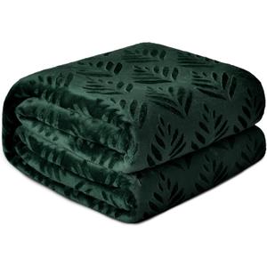 Exclusivo Mezcla Fleece Throw Blanket for Couch, Super Soft and Cozy Blankets All Season Use, Leaves Pattern, Plush Fuzzy Lightweight, Forest Green, 50x60 Inch
