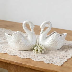 White Ceramic Swan Planter 4.4in (2 Pack) Succulent Small Plant Pot Elegant Swan Decor for Cacti, Mini Plants,for Home, Desk, Window Sill Decoration