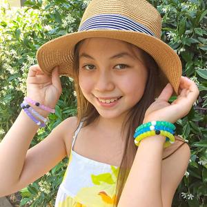 FROG SAC 8 Beaded Bracelets for Girls, Silicone Bracelet Pack for Kids, Cute Bead Bracelets, VSCO Girl Birthday Party Favors for Teens