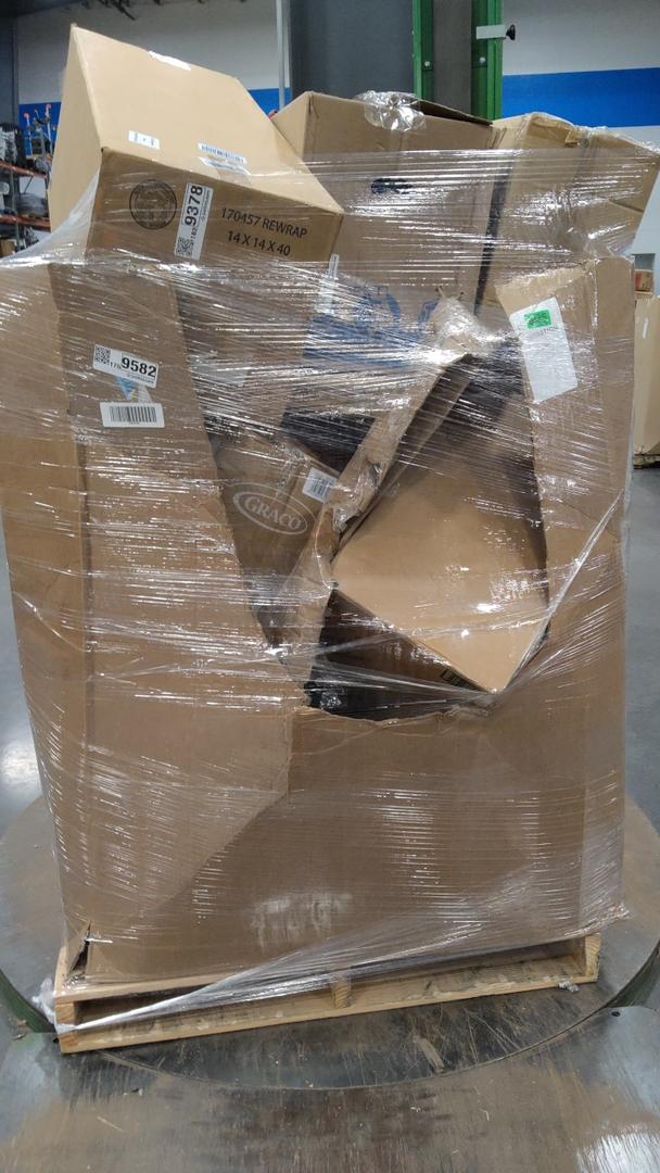 Pallet of salvage items