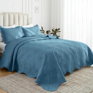 Full/Queen Size Quilt Set 3 Pieces, Soft Lightweight Summer Bedspread, Reversible Microfiber Bed Coverlet for All Seasons, Spa Blue, Floral Pattern (1 Quilt, 2 Pillow Shams)