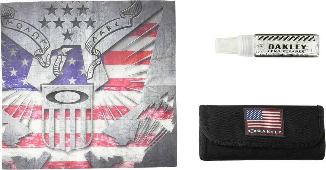 Oakley Lens Rectangular Eyeglass Cleaning Kit (Usa Flag)