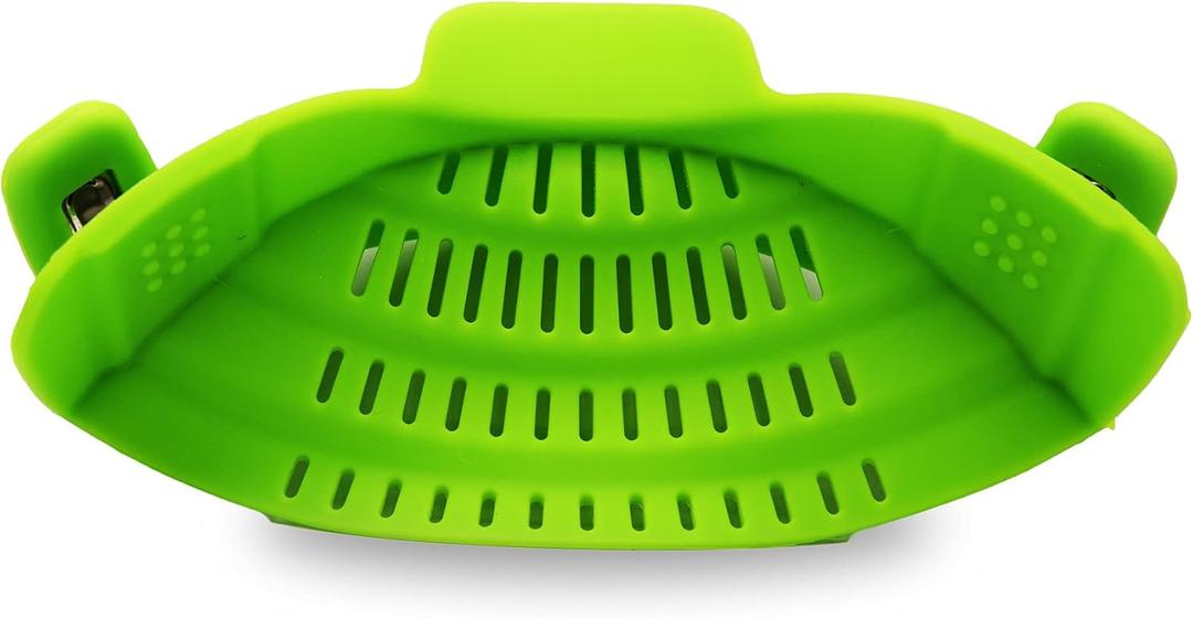 Cheer Collection Silicone Clip on Pot Strainer, Heat-resistant Snap-On Strainer for Pasta, Noodles, Rice, Meats and Vegetables, Green