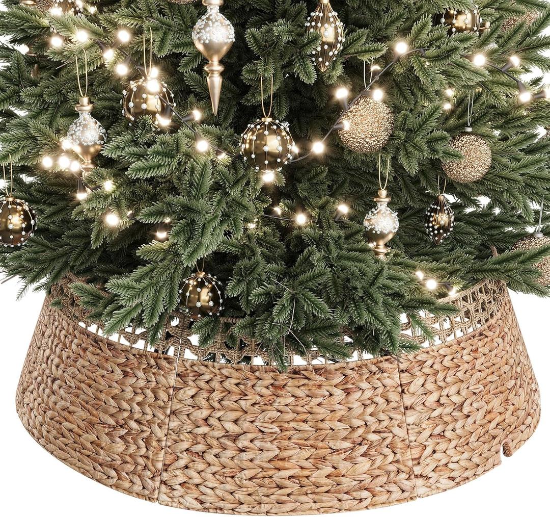 ELYKEN 42 Inch Woven Rattan Christmas Tree Collar, Stylish Seagrass & Water Hyacinth Xmas Tree Skirt for Artificial Trees, Wicker Tree Base Cover with Cord Cut-Out Farmhouse Tree Ring for Home Decor (Natural)