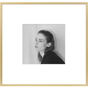 Golden State Art - 8x8 Aluminum Picture Frame - with Mat for 4x4 Photo or Without Mat for 8 x 8 Photo - Real Glass Cover - Simple and Elegant Decor for Wall Mounting - 1 Pack - Gold