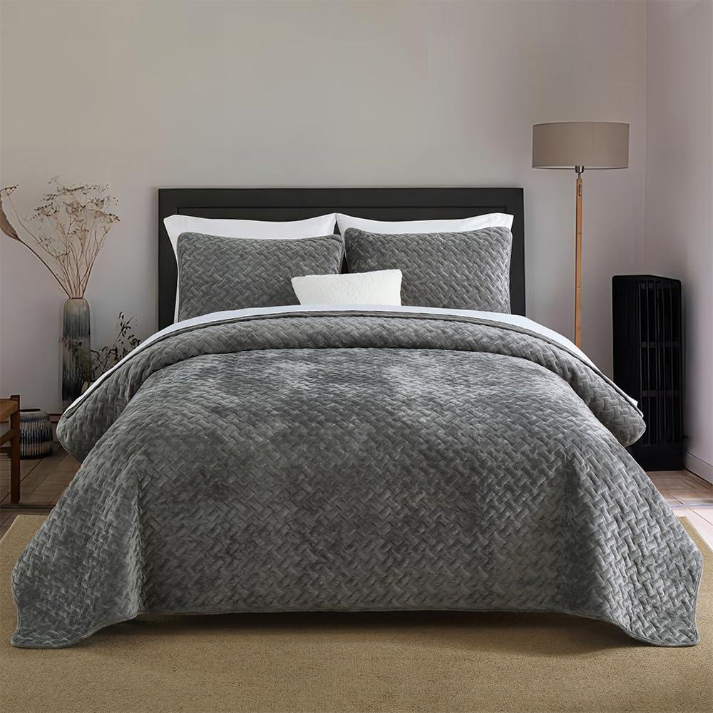 Velvet Bedspread Quilt Bedding Sets,Luxury Elegant Ultra Soft Velvet Comforters Coverlet Blankets,Weave Stitching Pattern Cotton Quilted Bedspread for All Seasons,Grey,King Size | Breathable material, Luxury soft velvet, cotton, Soft and durable, All seasons (King (96by108 inch))