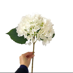 Fake White Hydrangea Artificial Flowers Bouquet 3pcs Real Touch Silk Fake Hydrangeas Heads with 176 Petals and Stems Fall Faux Hydrangeas Flowers for Table Centerpieces Party Floral Arrangements
