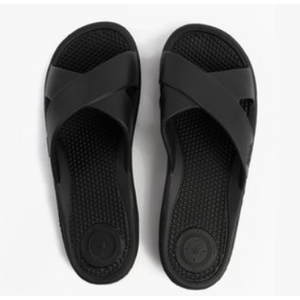 EVERYWEAR ARA CROSS SLIDE BLACK 8