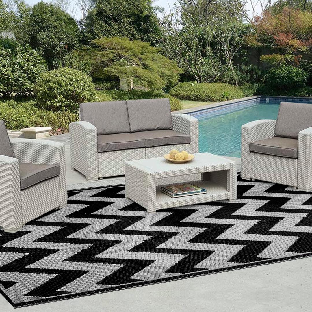 Easy-Going Reversible Outdoor Rugs 4x6ft Waterproof Plastic Straw Rug Stain & UV Resistant Floor Mat for Patio Porch RV Backyard Pool Deck Picnic Beach Trailer Camping (Waved Black & Light Grey)