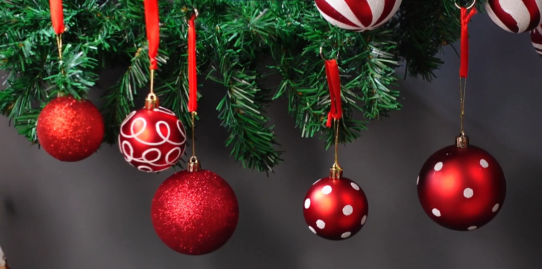 Suncalla 47 Pcs Christmas Chandelier Decor Set with 9 ft Garland Greenery with 280 Branches 21 Pcs Christmas Balls Ornaments Ribbons for Xmas Fireplace Staircase Indoor Outdoor Decor (Vivid)