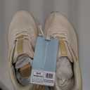 Gaia Women's 8.5 sneakers