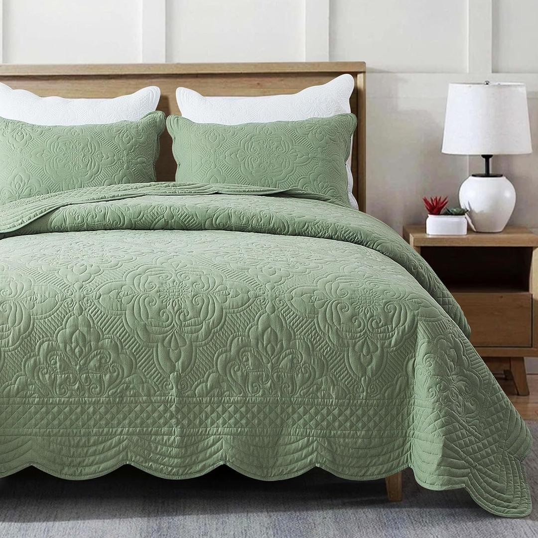 meadow park Embroidered Quilt Set Queen Size - 3 Pieces, Washed Lightweight Coverlet with Scallop Edges, Reversible Bed Cover All Season Quilts-Sage Green