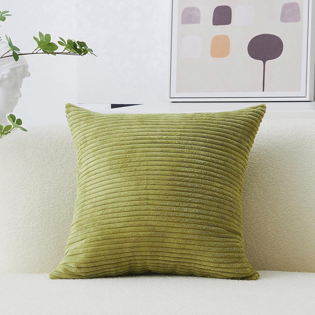 Home Brilliant 20x20 Pillow Cover Solid Decorative Plush Throw Pillow Cover Soft Velvet Cushion Cover for Garden Backyard Patio Decor, 20 x 20 inch (50cm), Grass Green