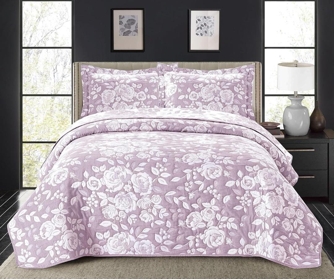 Soft Luxury Floral Queen Size Bedspread Set, 3 Piece Quilt with 2 Pillow Shams, Lavender Rose Pink Bedding, All Season and Reversible Bed Cover, for Traditional, Modern and Farmhouse Decor