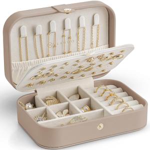 VLANDO Travel Jewelry Case for Women Girls Mothers, PU Leather Small Jewelry Box for Rings, Necklaces, Bracelets, Earring Holder Organizer Storage for Travel Accessories, Valentines Gift - Toffee