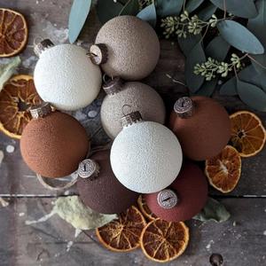 24 Pcs Neutral Textured Christmas Ball Ornaments 2.4 Inch Rustic Brown Burgundy Red Cream Xmas Baubles Farmhouse Xmas Tree Decorations Modern Christmas Home Decor for Tree Holiday