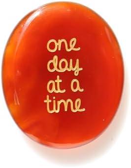 Worry Stone Red Agate Crystal, Healing Crystal Worry Stones for Anxiety, Thumb Relaxing Stone Power Soothing Relief Stone for Meditation-1PC