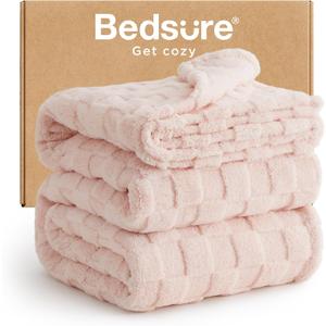 Bedsure GentleSoft Full Size Blankets for Bed Light Pink - Super Soft Cozy Fleece Blanket for Women Men Girls, Large Fuzzy Throws for Bedroom Decor, 84x90 Inches